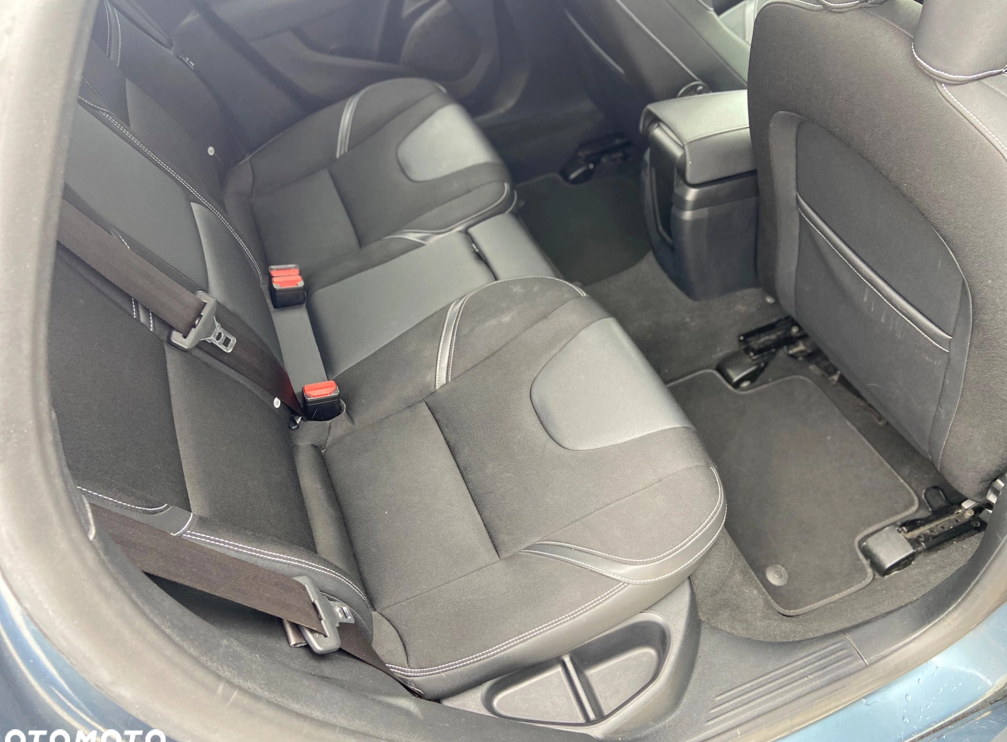 Volvo V40 cena 34300 przebieg: 236500, rok produkcji 2012 z Puławy małe 301